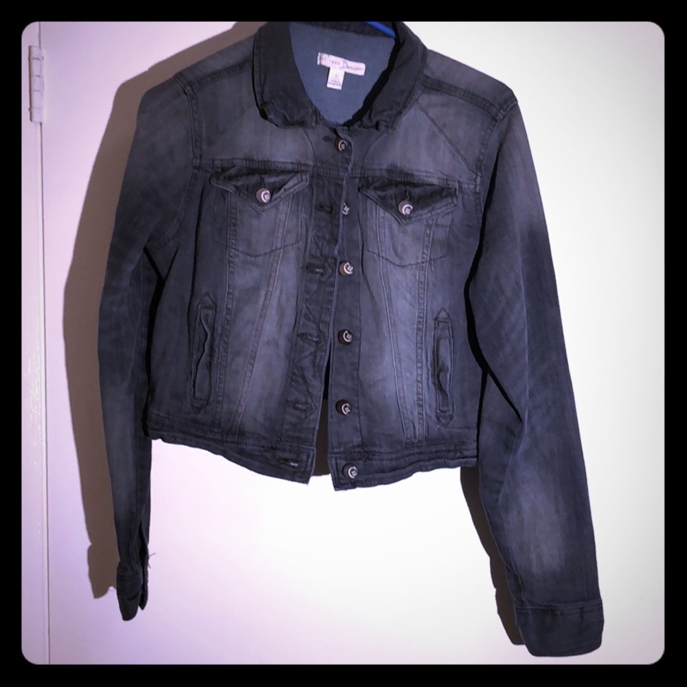 Cropped gray denim jacket